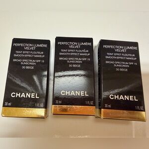 **NIB** ONE CHANEL Perfection Lumière Velvet Foundation (B30)